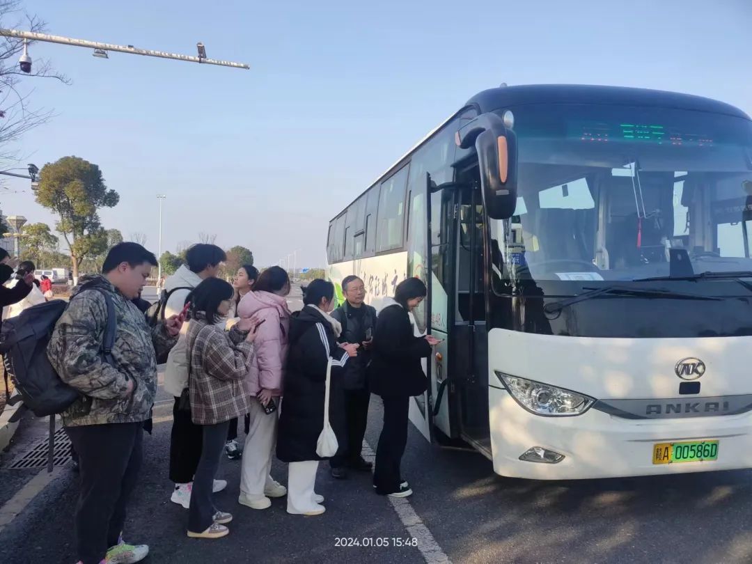 都市城際公交:共青至滕王閣景區(qū)直通車開(kāi)通啦!