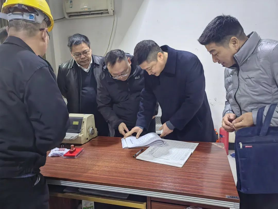 占梁一行檢查鄱陽(yáng)長(zhǎng)運(yùn)、上饒汽運(yùn)春運(yùn)工作