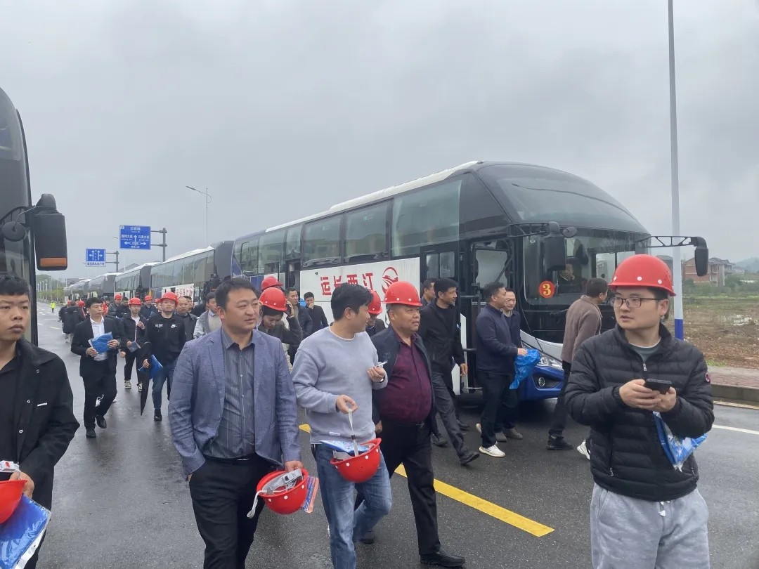 上饒汽運(yùn):圓滿完成廣豐區(qū)工業(yè)項(xiàng)目集中開(竣)工活動(dòng)運(yùn)輸任務(wù)