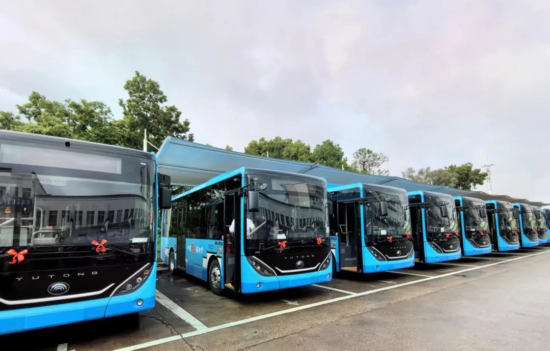 婺源公交：五一大禮包 8輛新純電動(dòng)公交車(chē)正式上線運(yùn)營(yíng)啦！