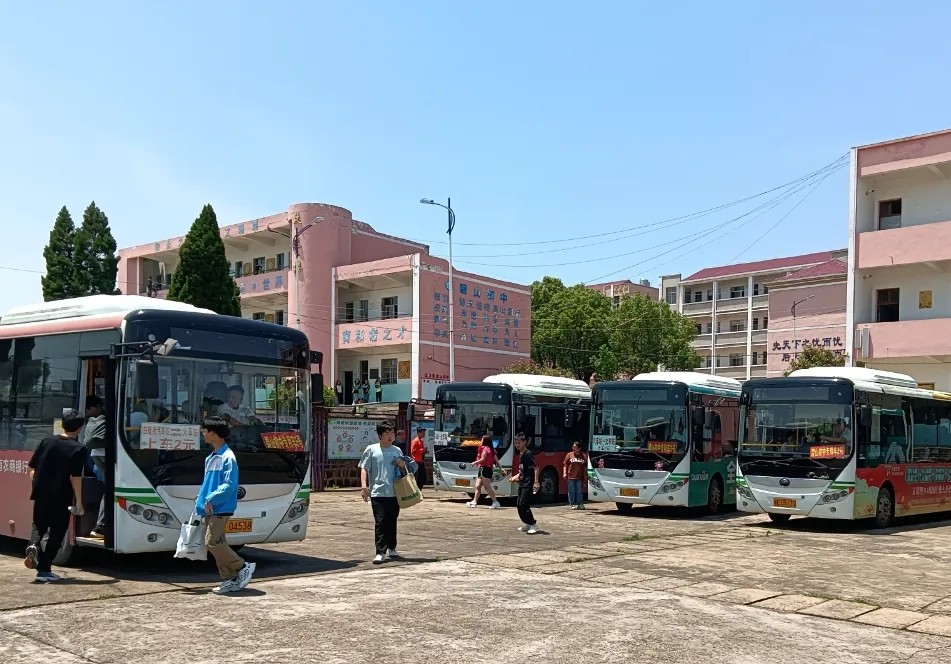 鄱陽長運：公交分公司全力做好體育中考運輸保障任務(wù)