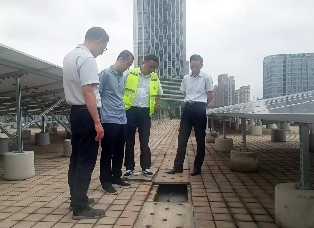 都市城際公交：開(kāi)展暴雨、強(qiáng)對(duì)流等惡劣天氣的督查