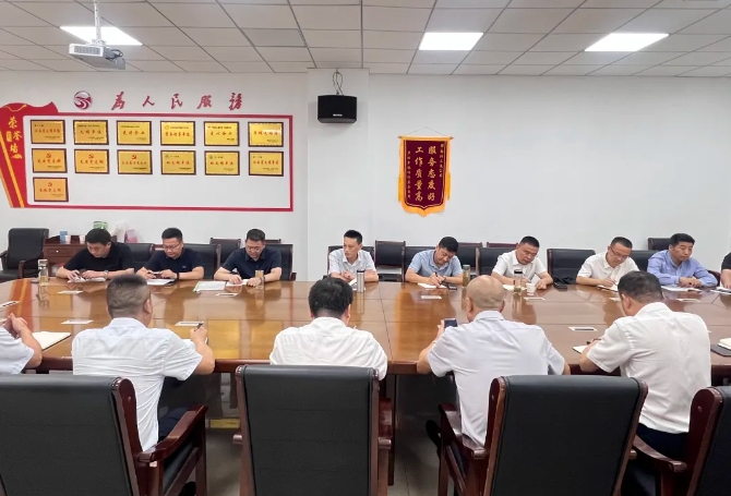 黃俊、占梁一行到鄱陽長(zhǎng)運(yùn)檢查指導(dǎo)工作