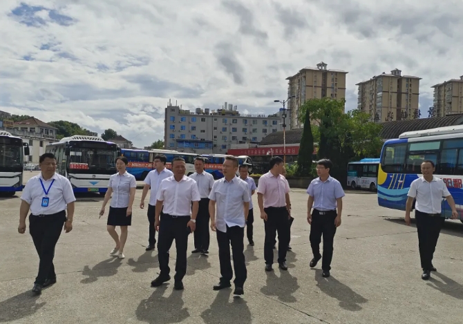 李偉一行調(diào)研景德鎮(zhèn)長運、鄱陽長運