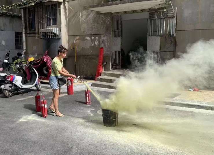 長鴻物業(yè):開展消防演練活動(dòng)