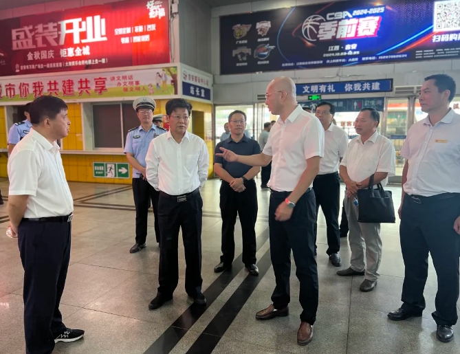 吉安公司:吉安市領(lǐng)導(dǎo)深入吉安長運督導(dǎo)國慶節(jié)前安全生產(chǎn)工作