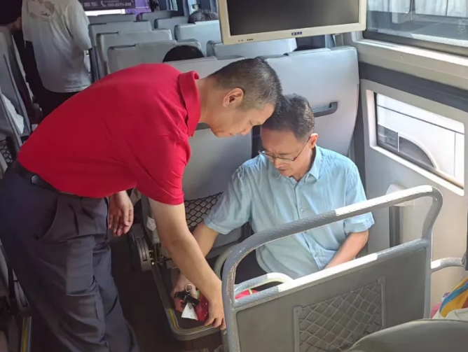 穆孫祥一行督導(dǎo)都市城際公交、大通物流國(guó)慶節(jié)前安全生產(chǎn)工作