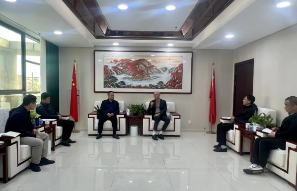 吉安公司 萬(wàn)安縣政府領(lǐng)導(dǎo)與吉安公司洽談萬(wàn)安車(chē)站搬遷工作