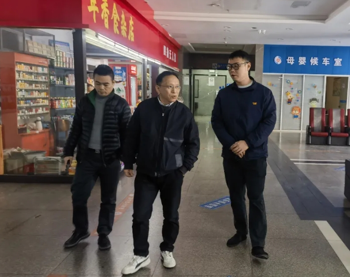 劉志堅(jiān)檢查都市城際公交車(chē)站環(huán)境衛(wèi)生、服務(wù)質(zhì)量工作