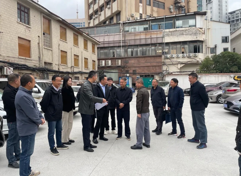 今日快報 || 杜小華督導(dǎo)長鴻物業(yè)安全生產(chǎn)重點(diǎn)工作 王曉、胡勁松陪同