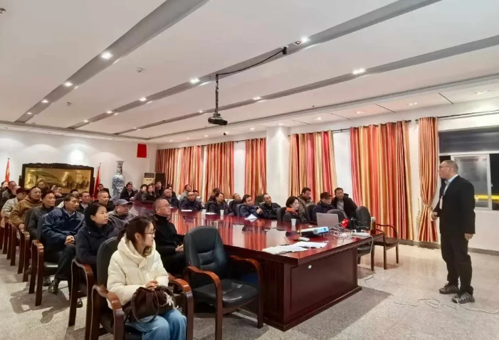 婺源公交：開展消防安全知識(shí)培訓(xùn)及疏散、滅火演練