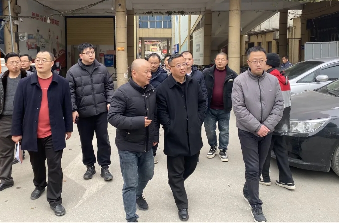 沈崗督導(dǎo)檢查長運(yùn)物業(yè)消防安全工作