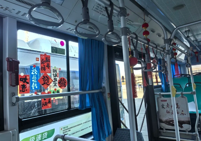 馬鞍山長(zhǎng)客：裝扮車廂 喜迎新春