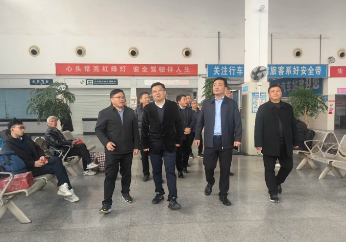 章勇、王曉一行督導(dǎo)新余公司春運(yùn)工作