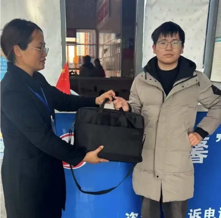 ?撫州長運(yùn)：好樣的！助人為樂的你們！