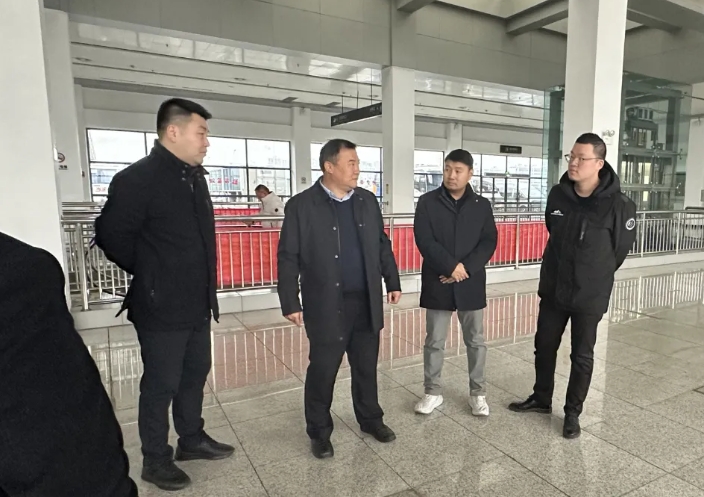 馬鞍山長客：市交通運輸局領(lǐng)導檢查高校學生返校運輸準備工作