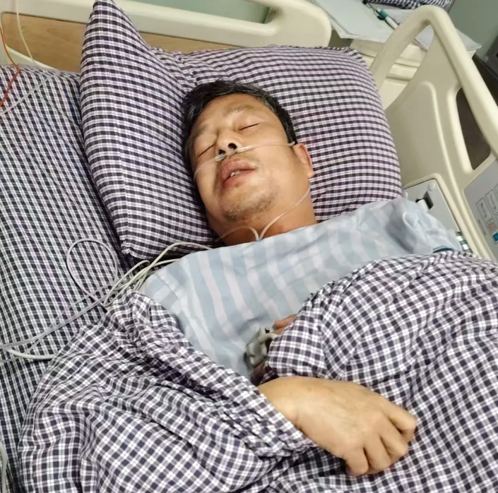 鄱陽(yáng)長(zhǎng)運(yùn)：緊急時(shí)刻 他用頑強(qiáng)意志保乘客安全無恙