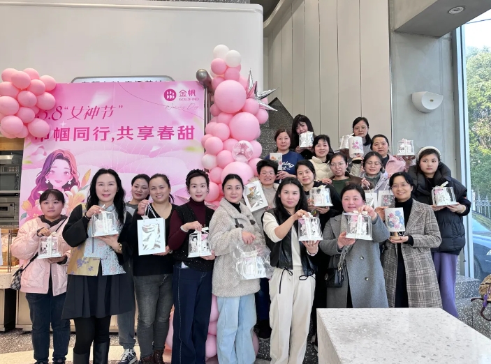 九江長(zhǎng)運(yùn):開展“三八”婦女節(jié)慶?;顒?dòng)