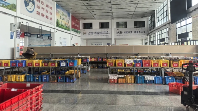 黃山長(zhǎng)運(yùn)：祁門公交攜手美團(tuán)優(yōu)選，閑置場(chǎng)地?zé)òl(fā)新活力