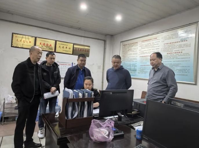 萍鄉(xiāng)長運:開展“清明”期間安全生產(chǎn)督導(dǎo)工作