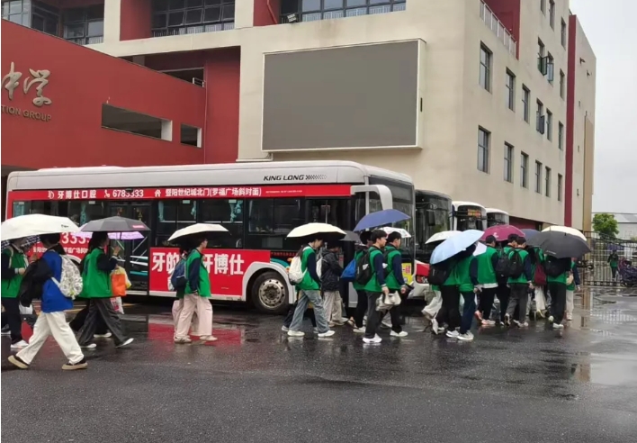 新余公交：“點(diǎn)對點(diǎn)”保障中考 4000余名考生安全赴考