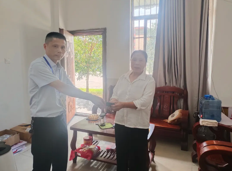 撫州長運:千元現(xiàn)金物歸原主