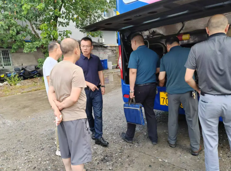 萍鄉(xiāng)長(zhǎng)運(yùn)：開展夏季車輛技術(shù)排查，筑牢高溫天氣行車安全防線