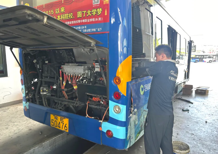 馬鞍山長(zhǎng)客:含山長(zhǎng)運(yùn)全面啟動(dòng)新能源公交更換動(dòng)力電池工作