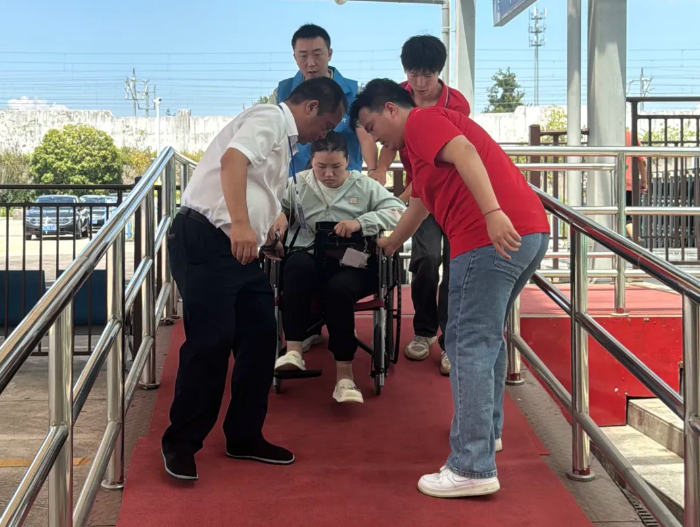 吉安公司：“校園直通車(chē)”暖心啟航 精準(zhǔn)服務(wù)高校新生