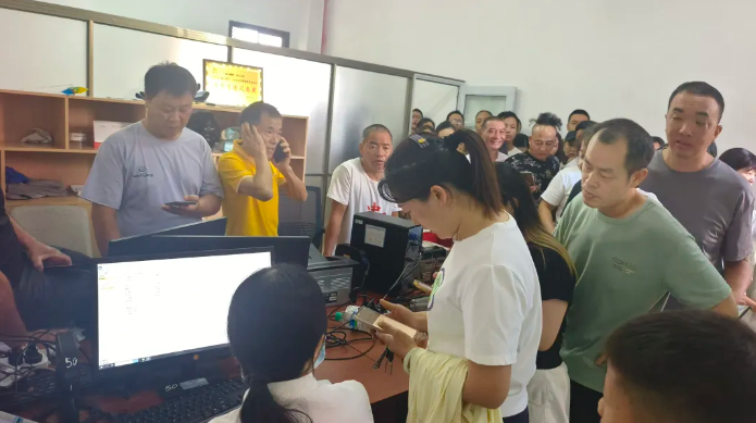 新余公交：公交辦卡進校園，便捷服務(wù)暖人心