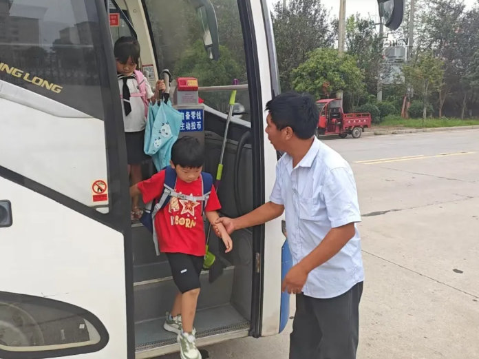 九江長(zhǎng)運(yùn) 德安公交護(hù)航鄉(xiāng)鎮(zhèn)學(xué)生求學(xué)路