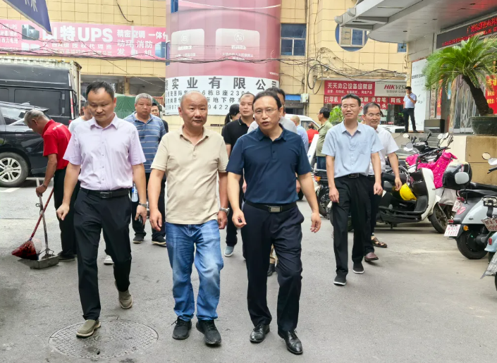 劉志堅實地督導(dǎo)“愛我英雄城 見我文明行”三年專項行動推進情況