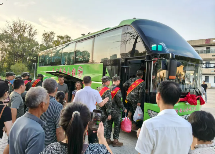 上饒汽運(yùn) 圓滿完成鉛山新兵運(yùn)輸任務(wù)