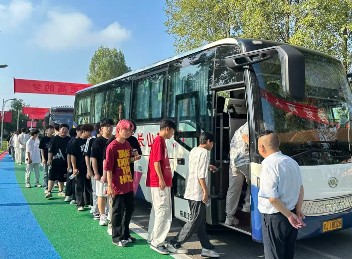 黃山長(zhǎng)運(yùn)：為學(xué)生健康路護(hù)航