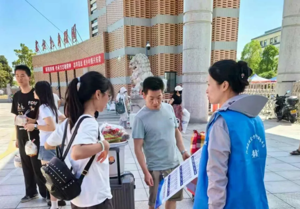 上饒汽運：“駛”出加速度  打通學(xué)子出行“最后一公里”