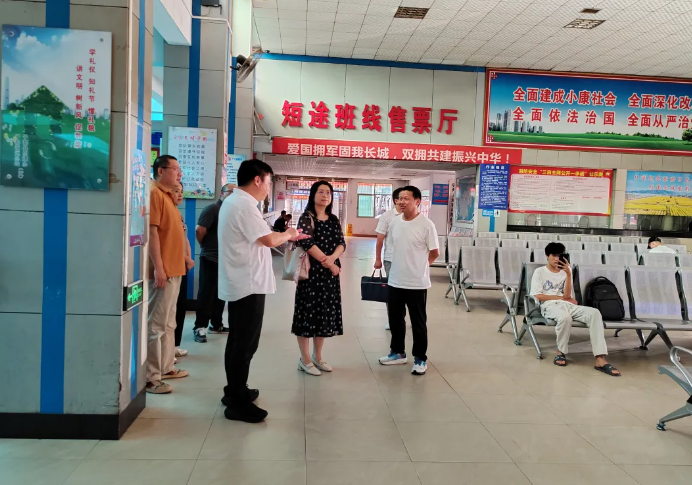 贛州市交通運輸發(fā)展中心領(lǐng)導(dǎo)檢查贛州方通“雙節(jié)”運輸保障工作