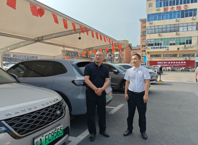 長(zhǎng)運(yùn)物業(yè)：集團(tuán)宣傳部檢查國(guó)慶環(huán)境布置工作