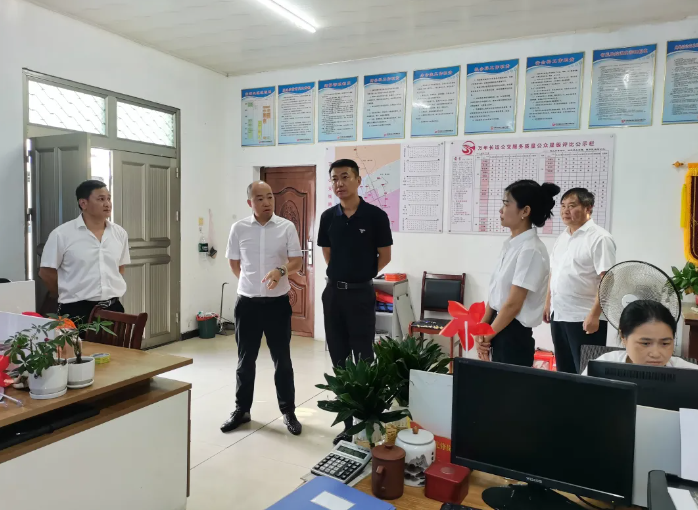 上饒汽運(yùn):開(kāi)展“雙節(jié)”前安全督查 筑牢安全運(yùn)輸防線