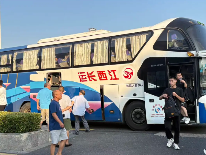 江西長運(yùn)“雙節(jié)”期間安全運(yùn)送乘客310萬人次 保障假日出行