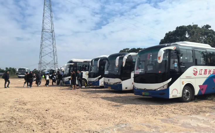 萬(wàn)安長(zhǎng)運(yùn)圓滿完成龍舟賽運(yùn)輸保障工作