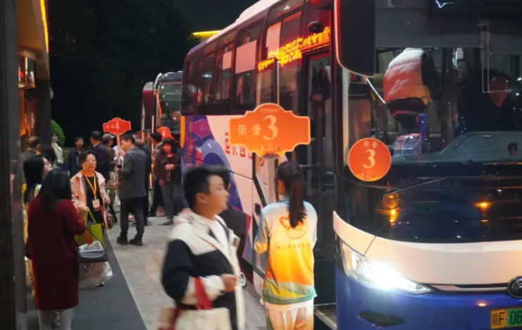 撫州長運：圓滿完成2025湯顯祖國際戲曲交流月開幕式運輸任務(wù)