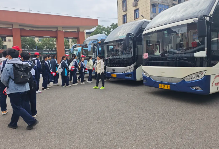 九江長(zhǎng)運(yùn)：護(hù)航永修一中600余名師生研學(xué)之旅