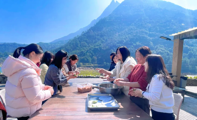 廣豐鎮(zhèn)村公交分公司開展慶“三八”主題團建活動