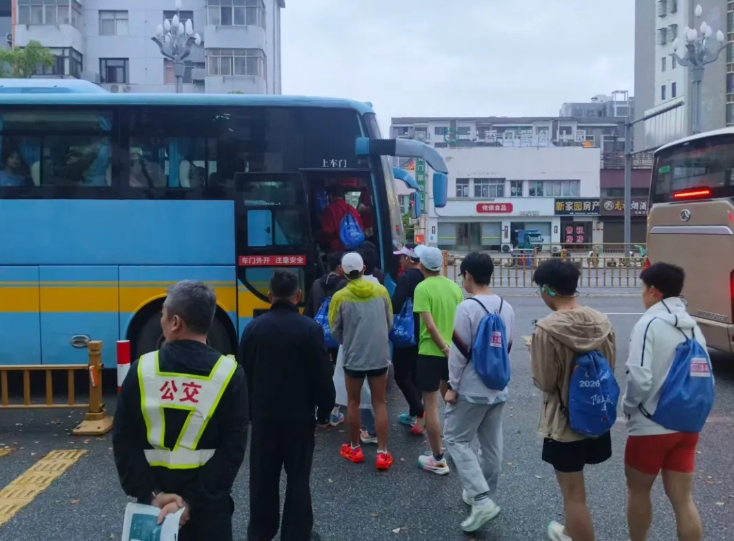 九江長(zhǎng)運(yùn)：護(hù)航永修馬拉松 筑牢交通防線